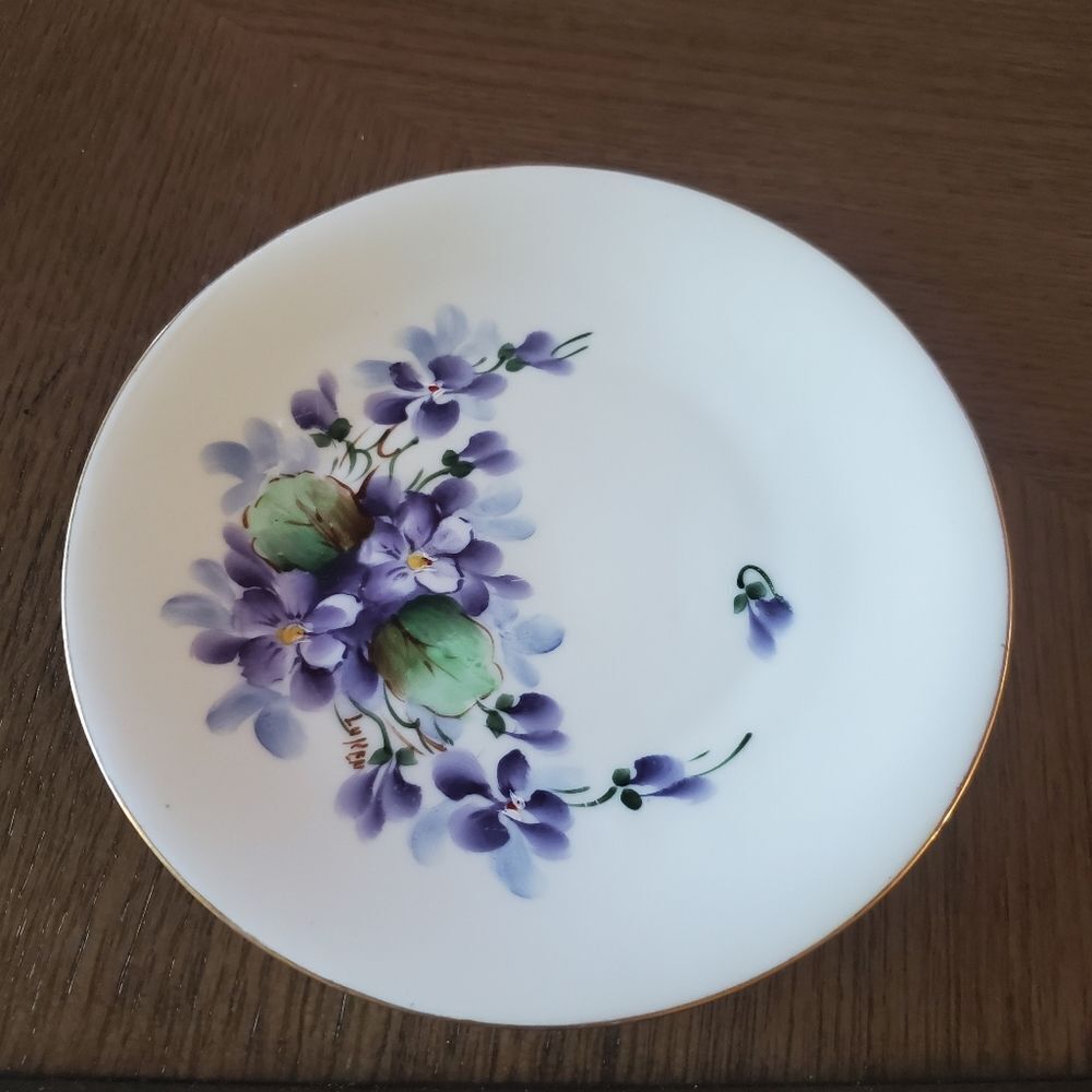 Favorite Bavaria Violets plate